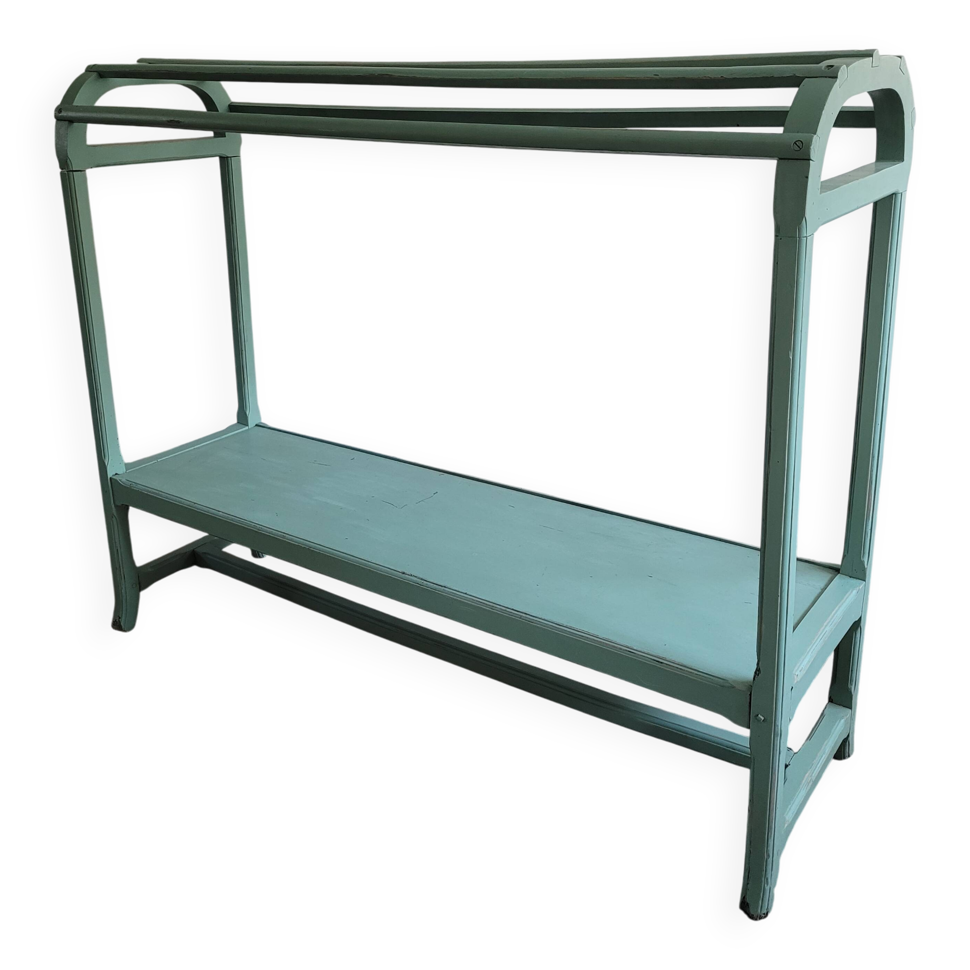 Entrance wardrobe saying "Throw clothes"