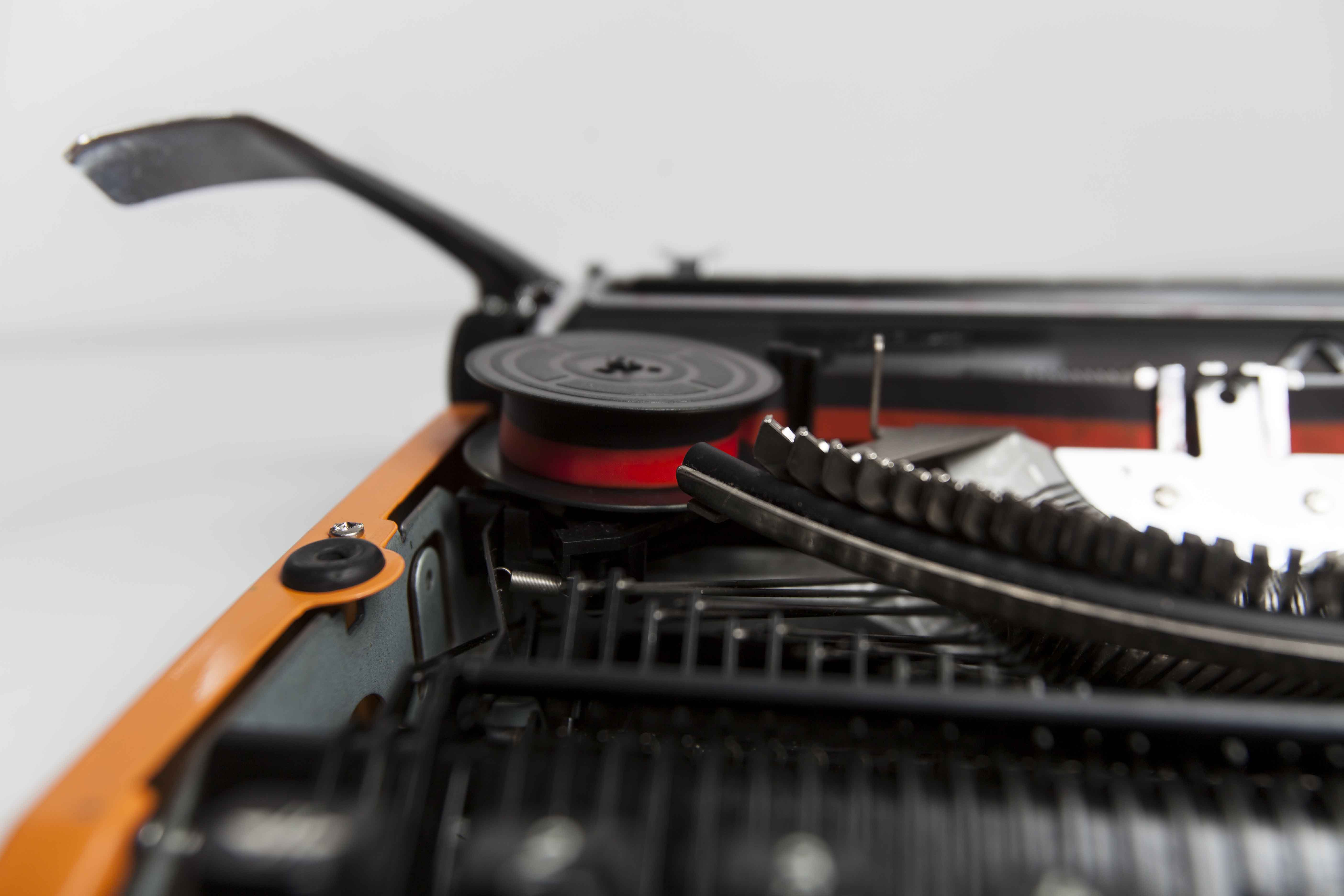 Silver Reed Sr 180 revised Luxury Typewriter and New Ribbon