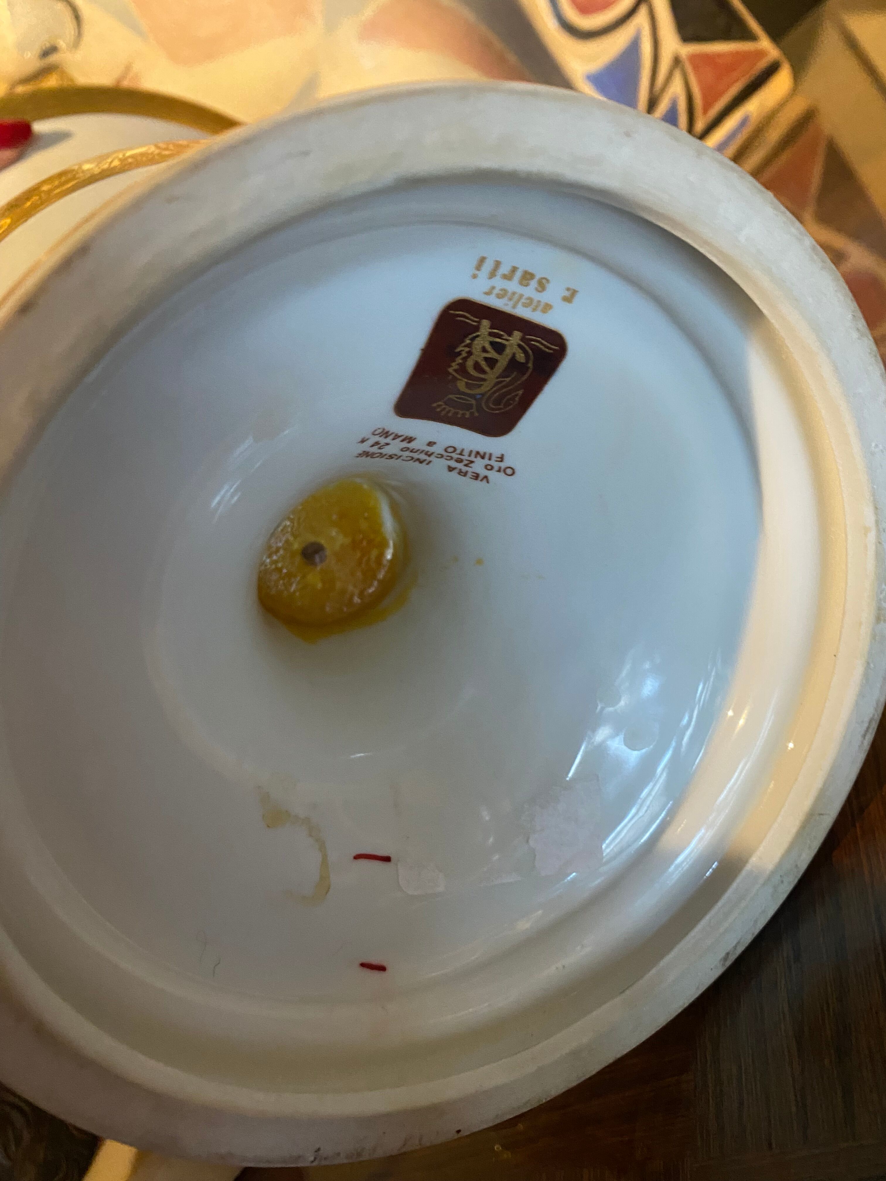 Medici vase in Italian porcelain and gilded with gold