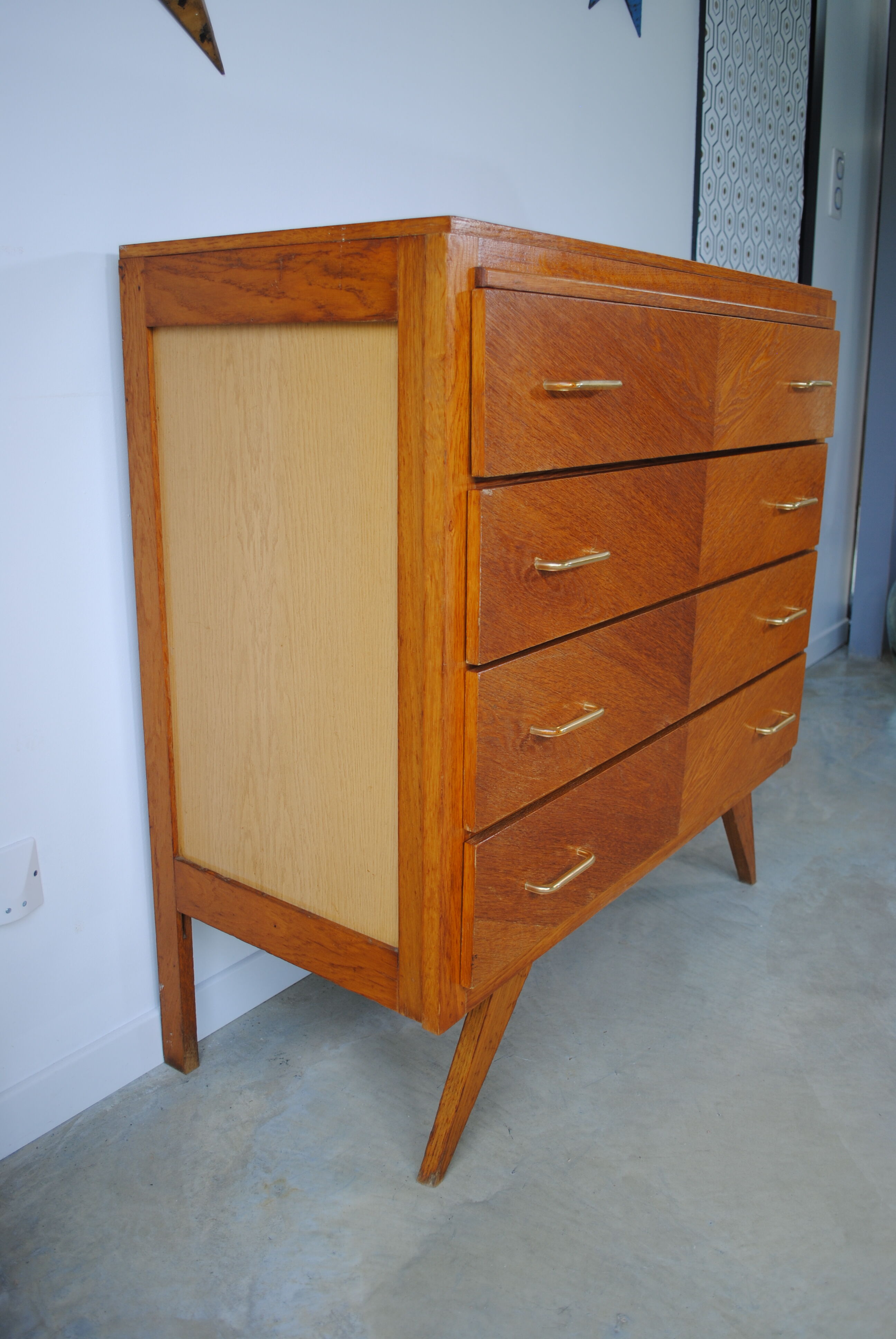 Chest of drawers feet compass 1970