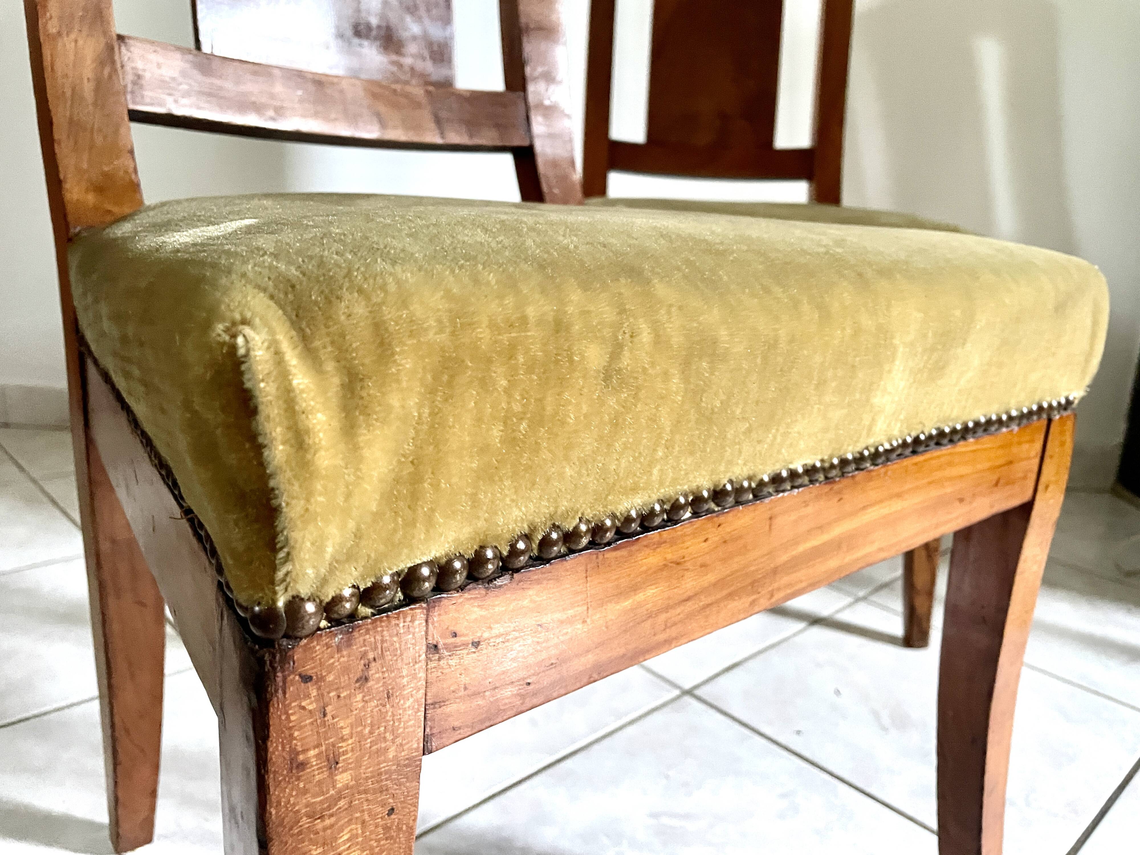 Pair of wooden chairs in green corduroy velvet in Directoire style.