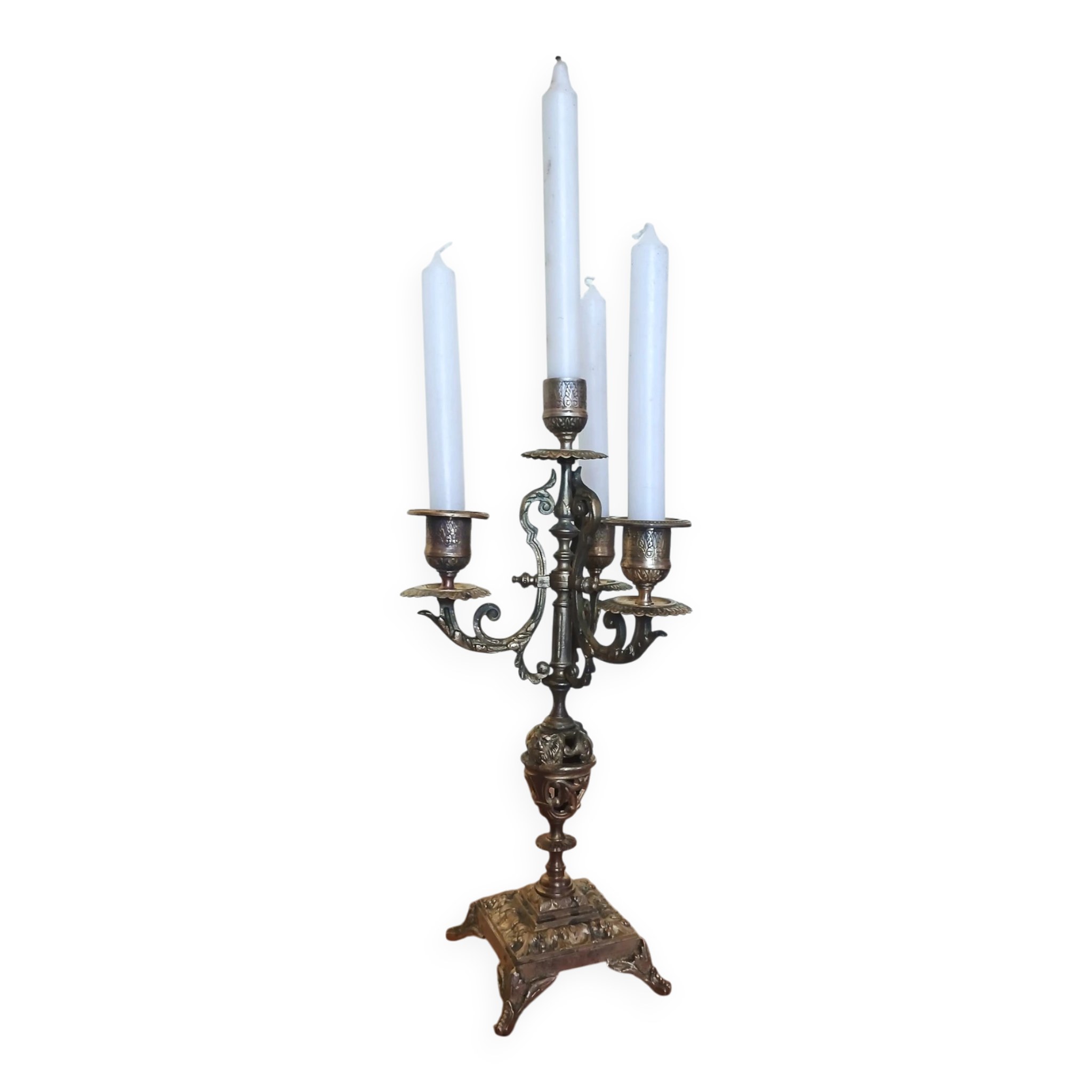 four-light candelabrum in chiselled brass from the 19th century