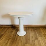 White ceramic console table