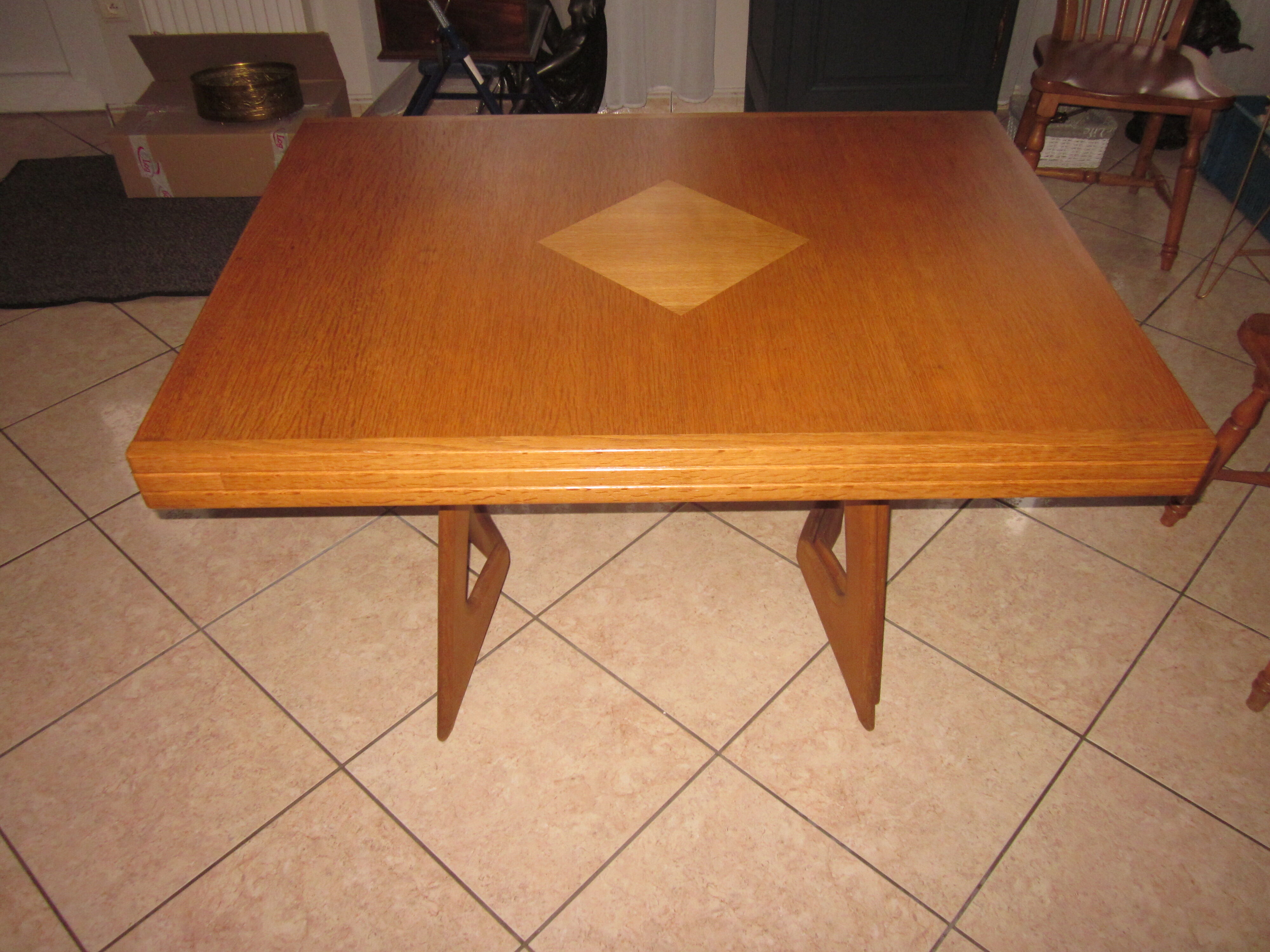 Table extensible par Guillerme et Chambon