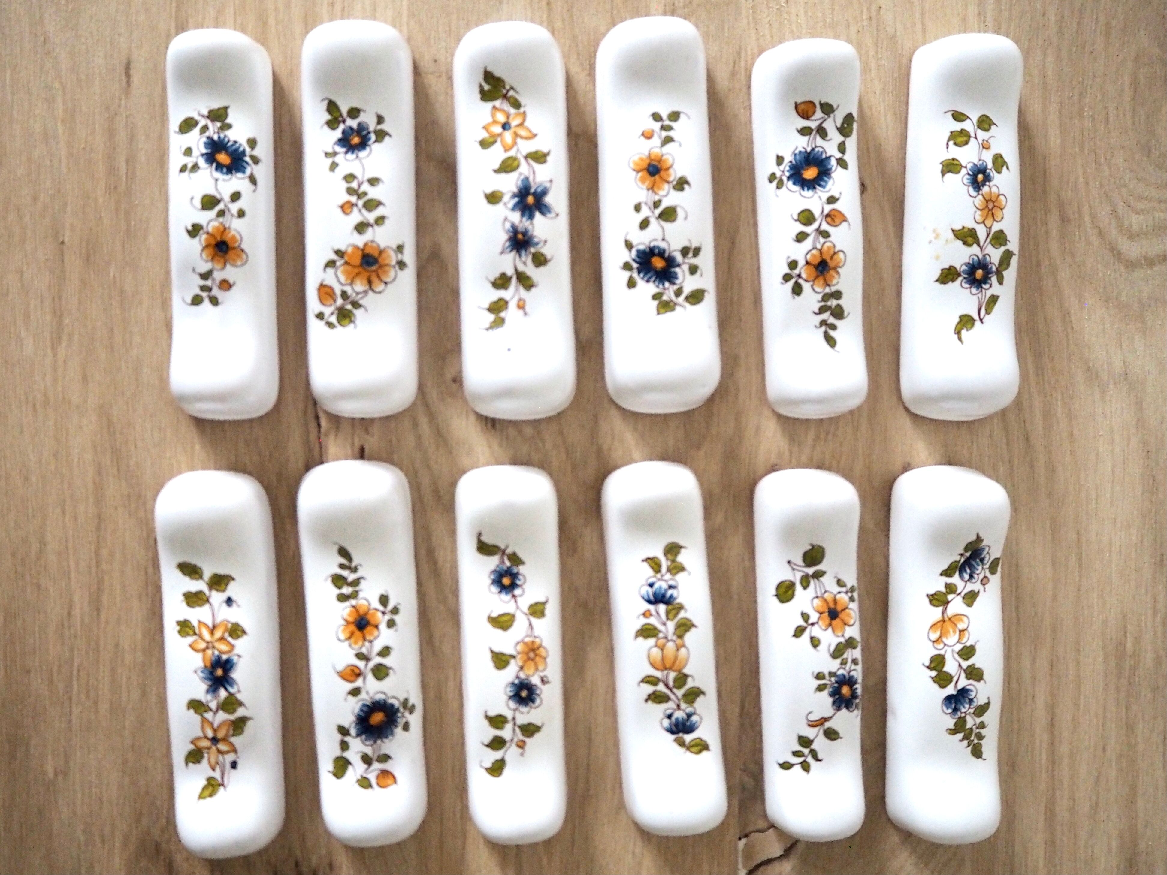 Set of 12 knife holders style Moustiers
