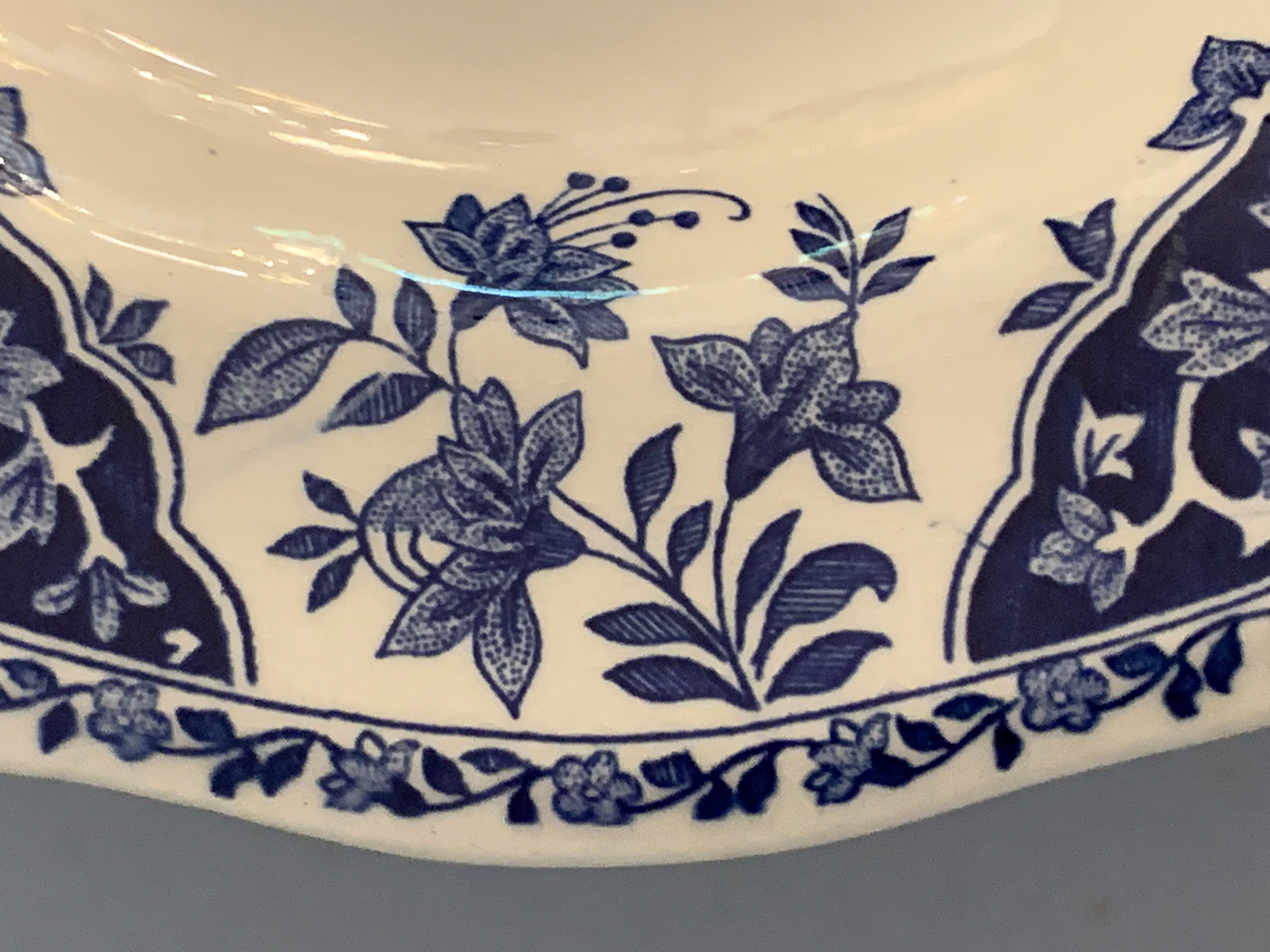 9 assiettes creuses en faïence bleue et blanche de Gien, 1960