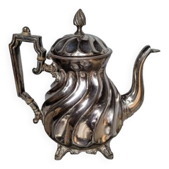 Coffee / tea pot in twisted silver metal 1940