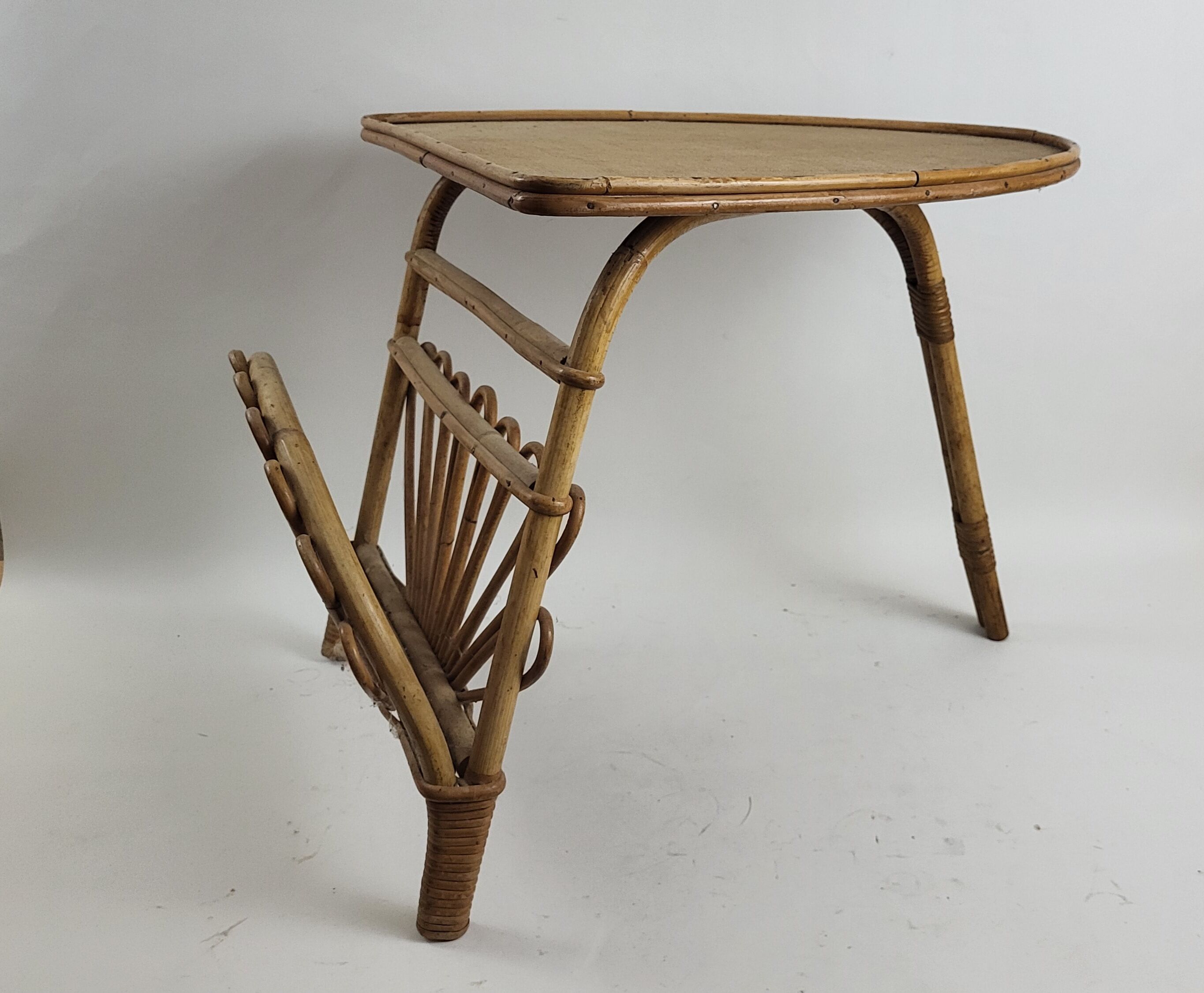 Rattan magazine door table