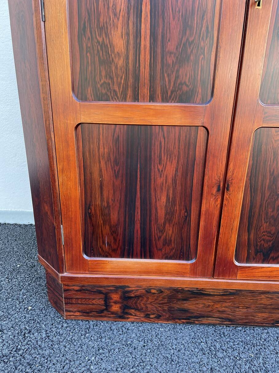 Vintage Scandinavian Wahl Iversen corner cabinet in Rio rosewood 1960
