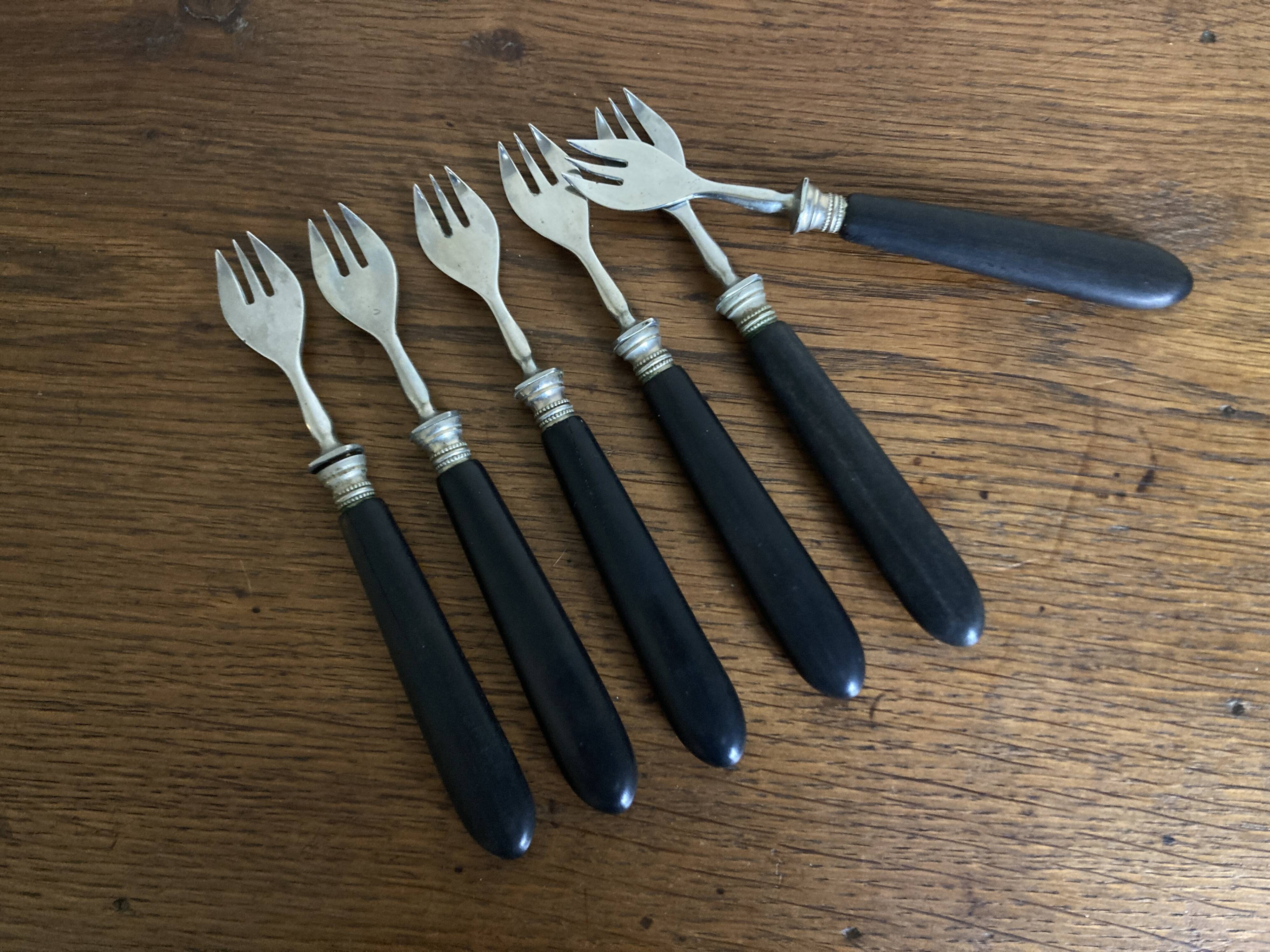 Set de 6 fourchettes à huitres 19e en bois d'ébène
