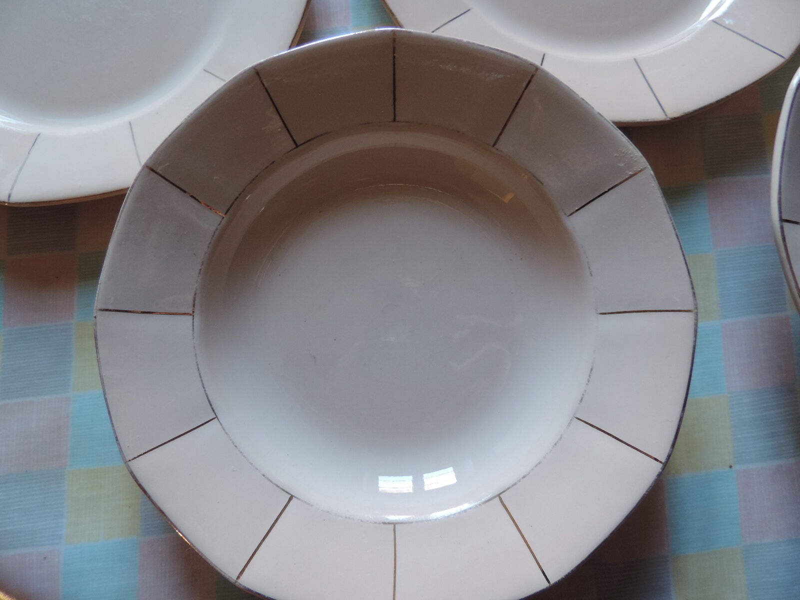 Set of eight pink plates in digoin sarreguemines