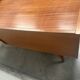 Bureau Scandinave midcentury à caisson et finition acajou