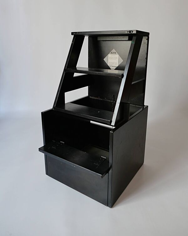 Escabeau pliant 4 marches, table basse