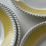 4 vintage flat plates