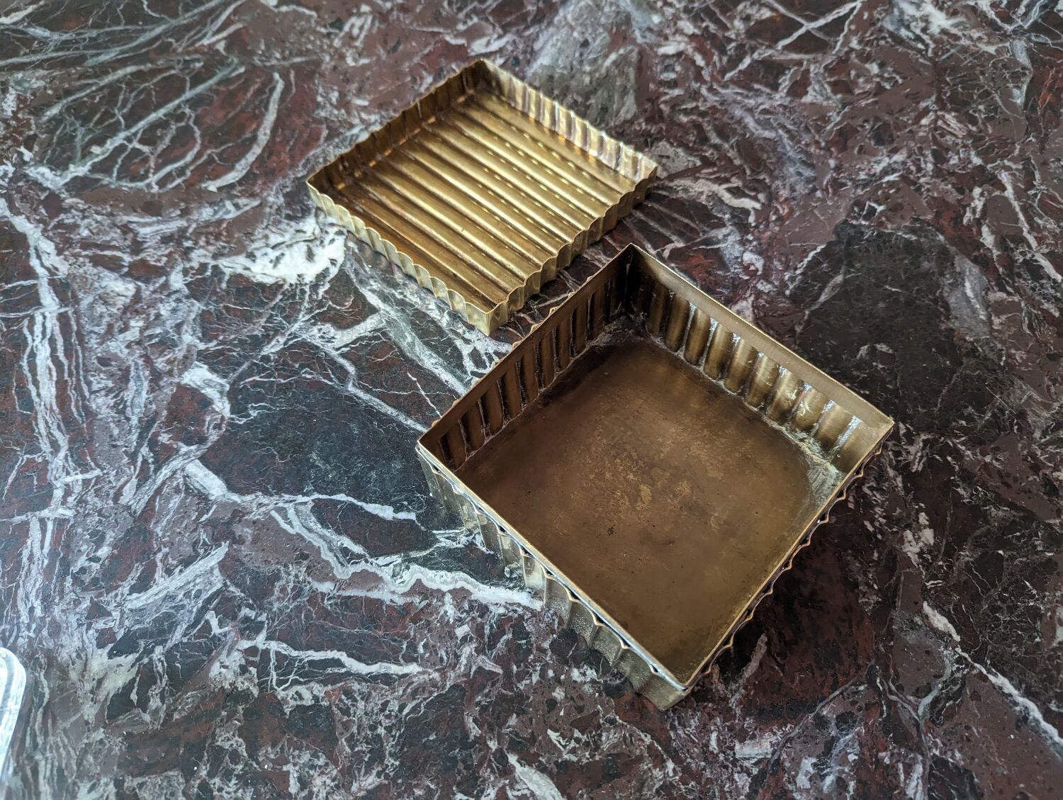 Boîte à bijoux en laiton vintage