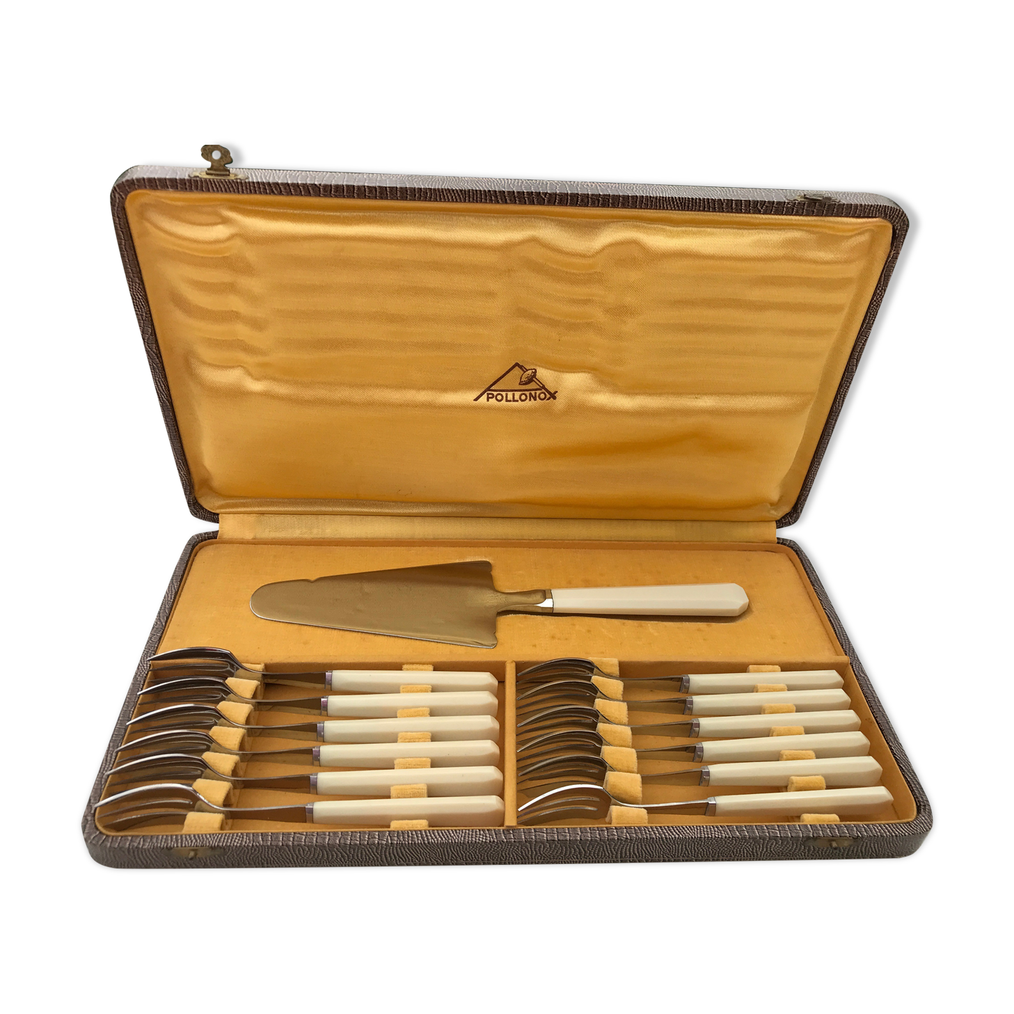 Vintage Pollinox cake service