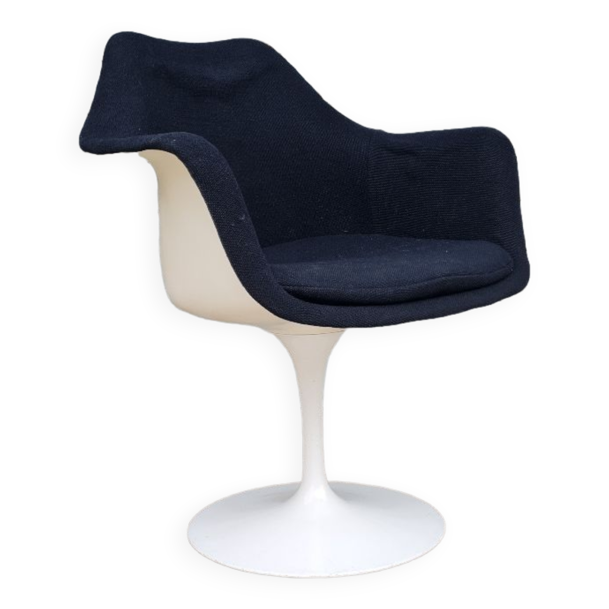 Tulip armchair by Eero Saarinen for Knoll