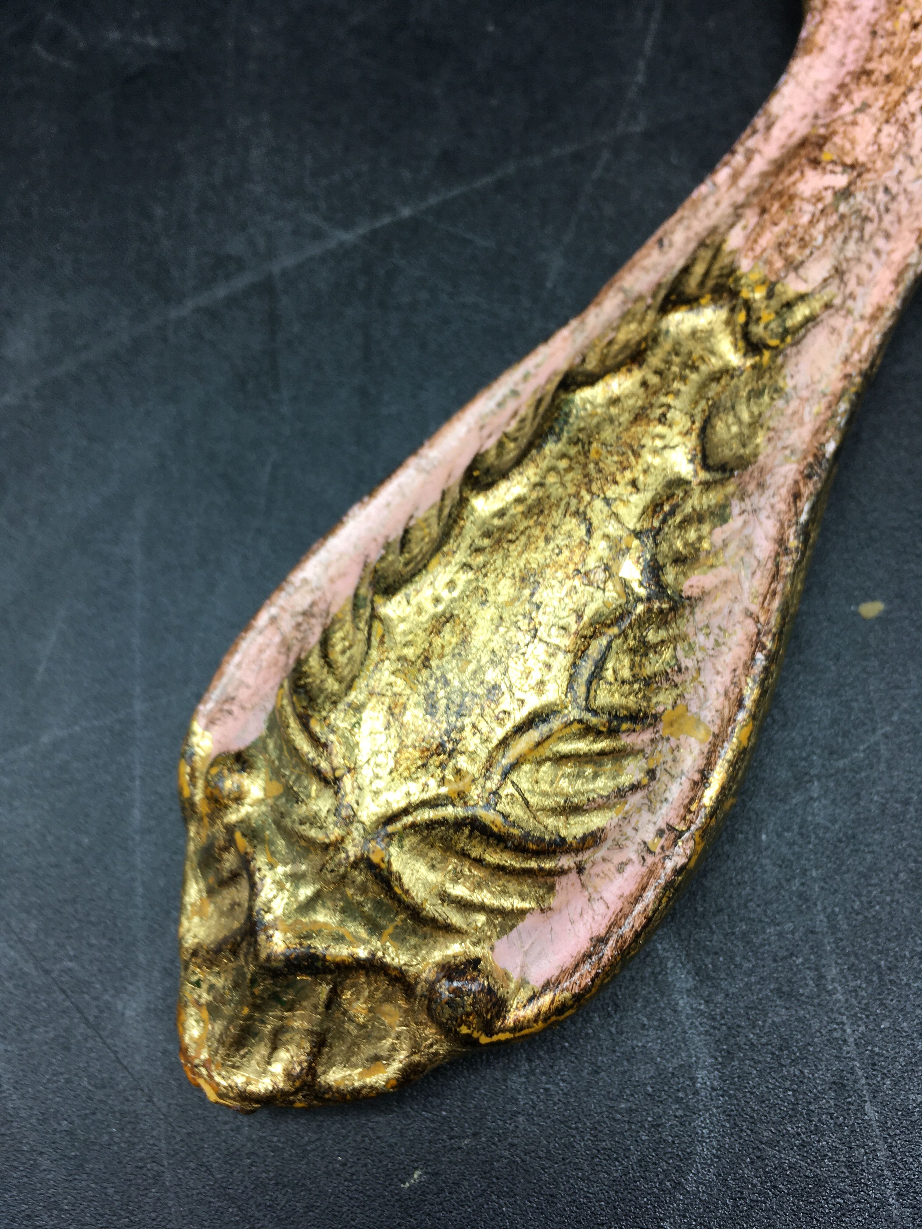 Venetian wooden hand-facing mirror