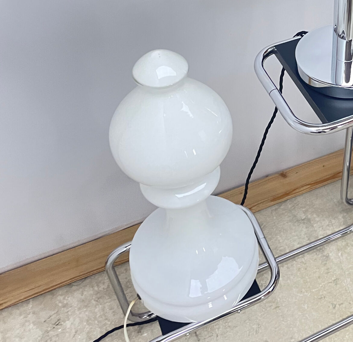 Lampe de table d’échecs par Ivan Jakes