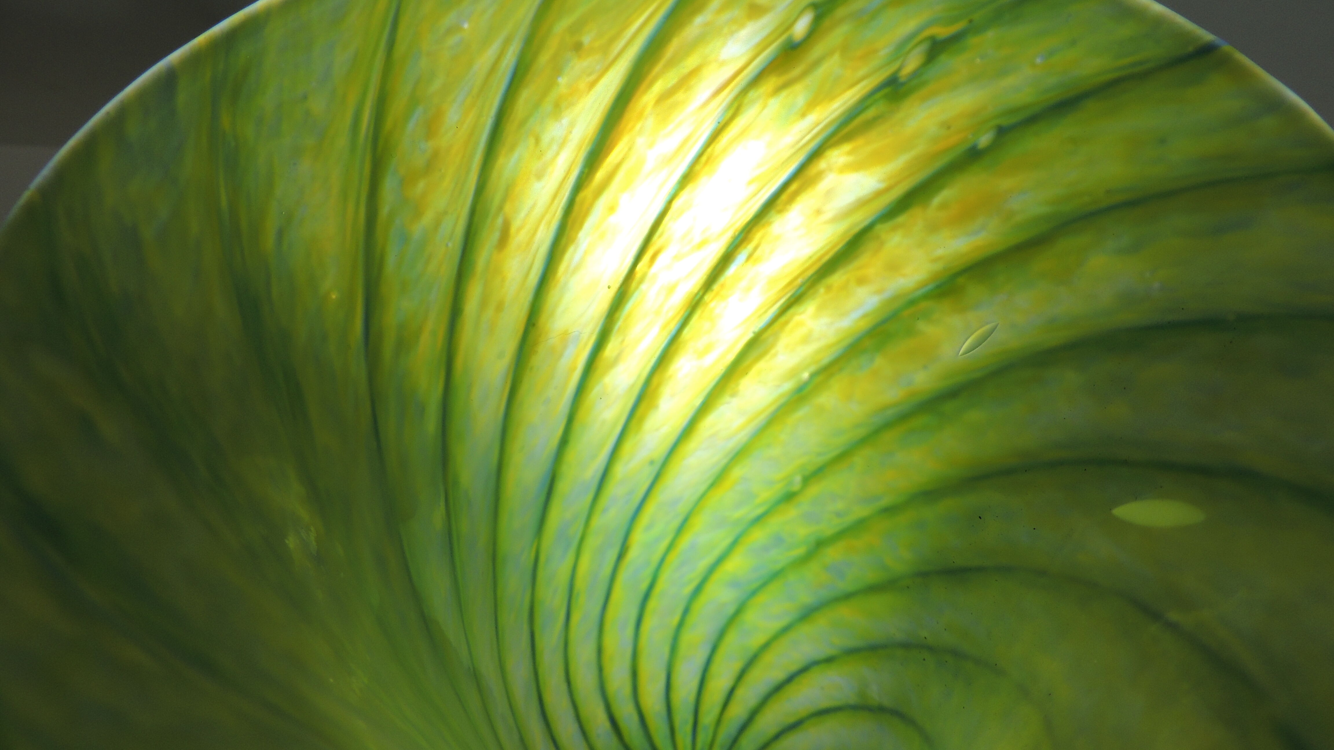 Glass paste vase / vintage