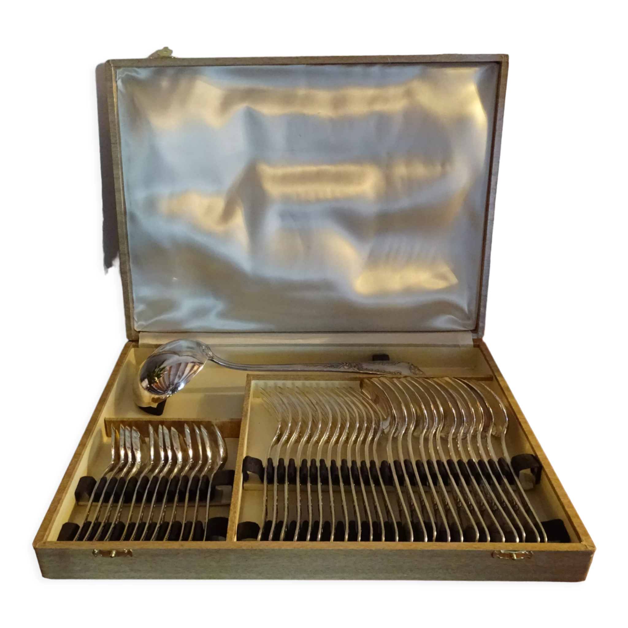 Cutlery set 37 pieces François Frionnet goldsmith for 12 people