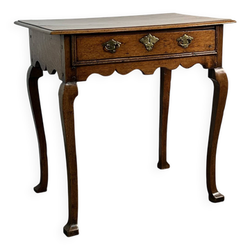 Queen Anne Low-Boy side table in oak, England, 18th century.