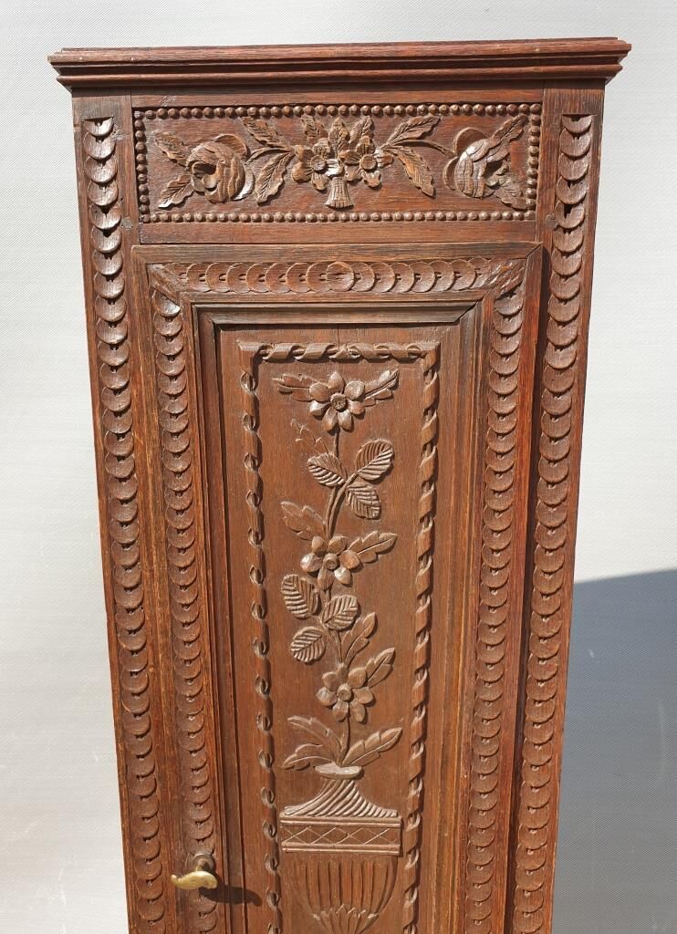 Nineteenth century clock library trapeze shape
