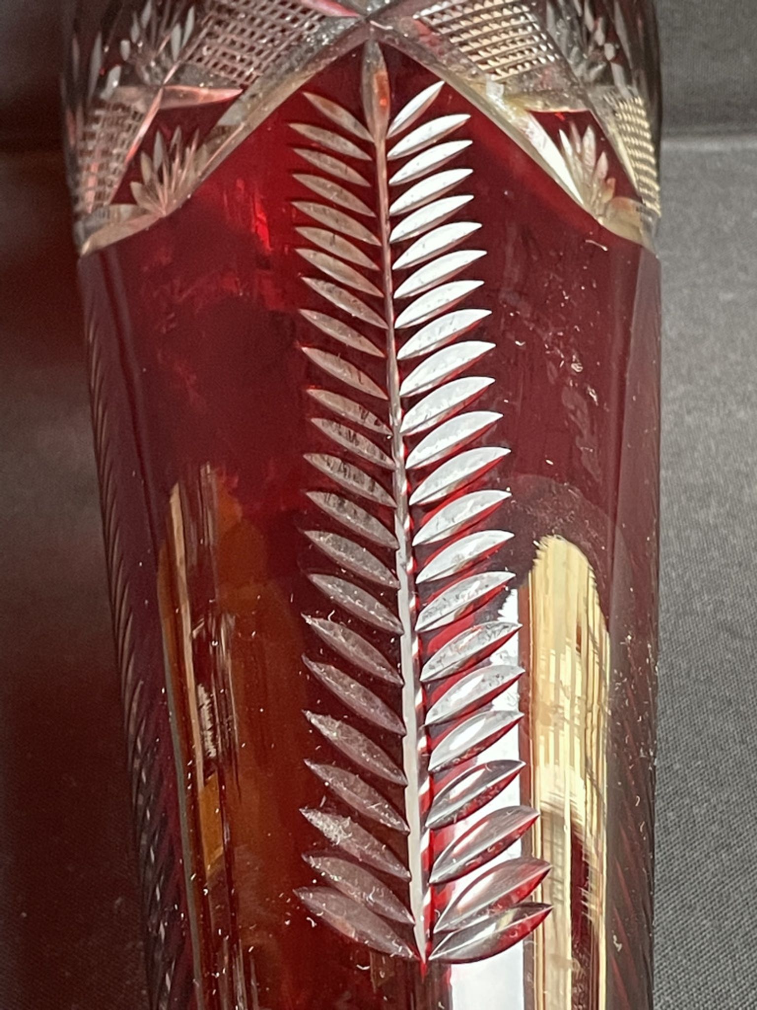 Vase balustre - cristal soufflé taillé