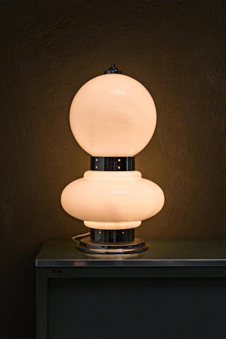 Lampe de table en verre de Murano sculptural Pop, Carlo Nason pour Mazzega, opaline