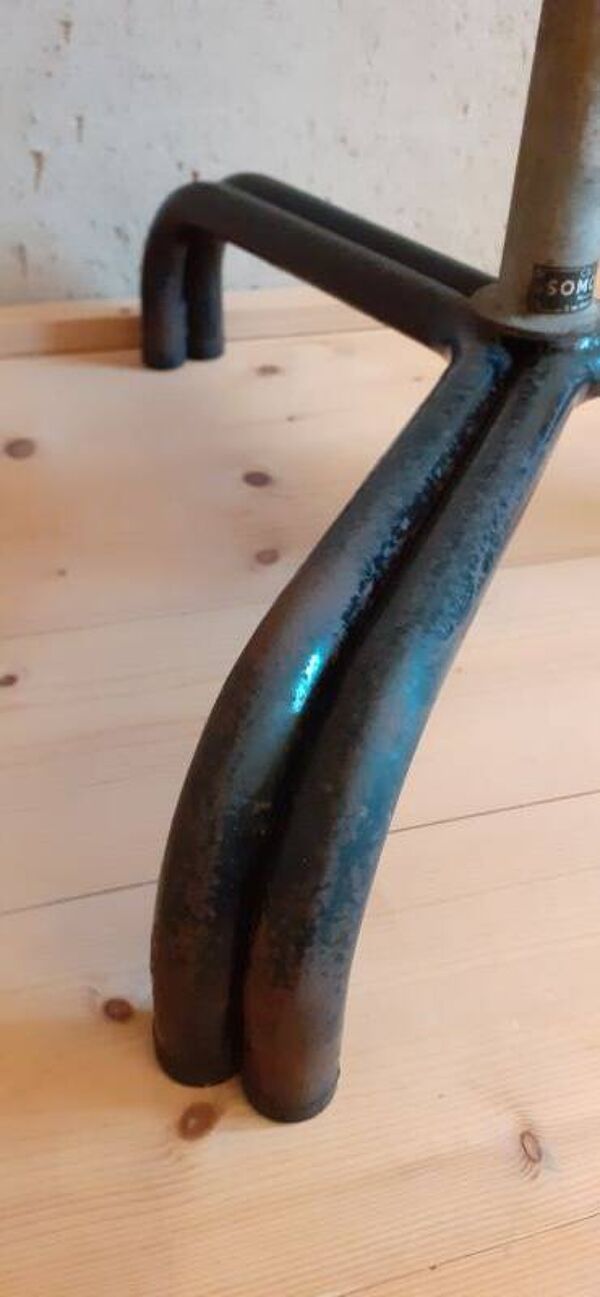 Présentoir magasin épicerie1950 1960 Paris France tôle perforée rigitulle