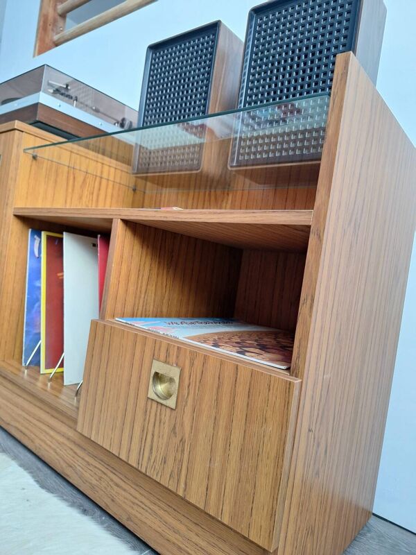 Meuble platine vinyles vintage, enfilade hi-fi radio design