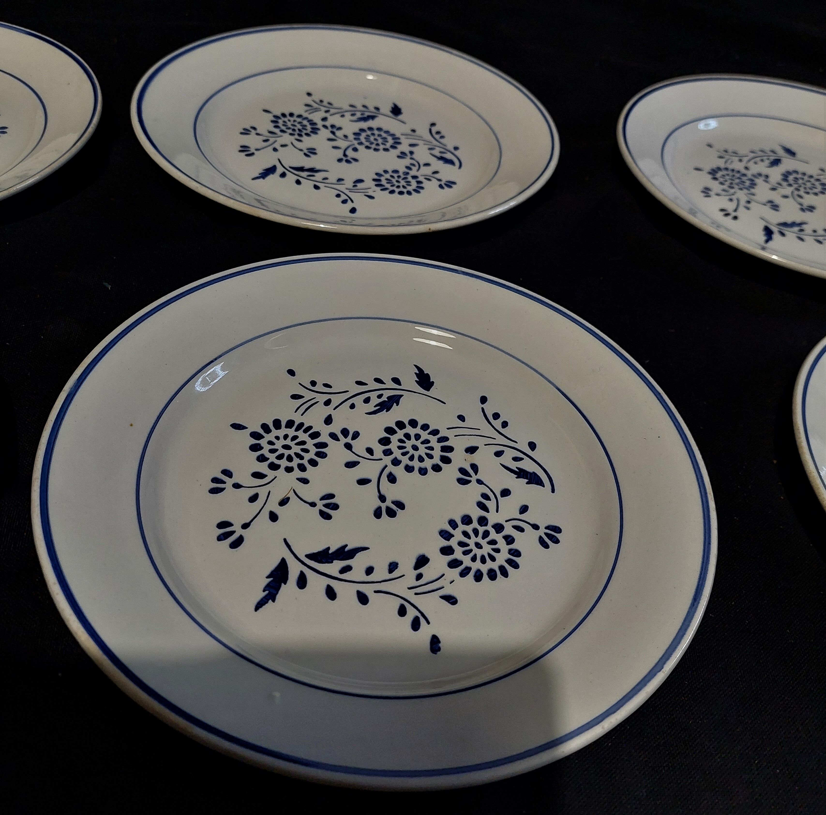 Flat plates series of six Lunéville decoration Aronde