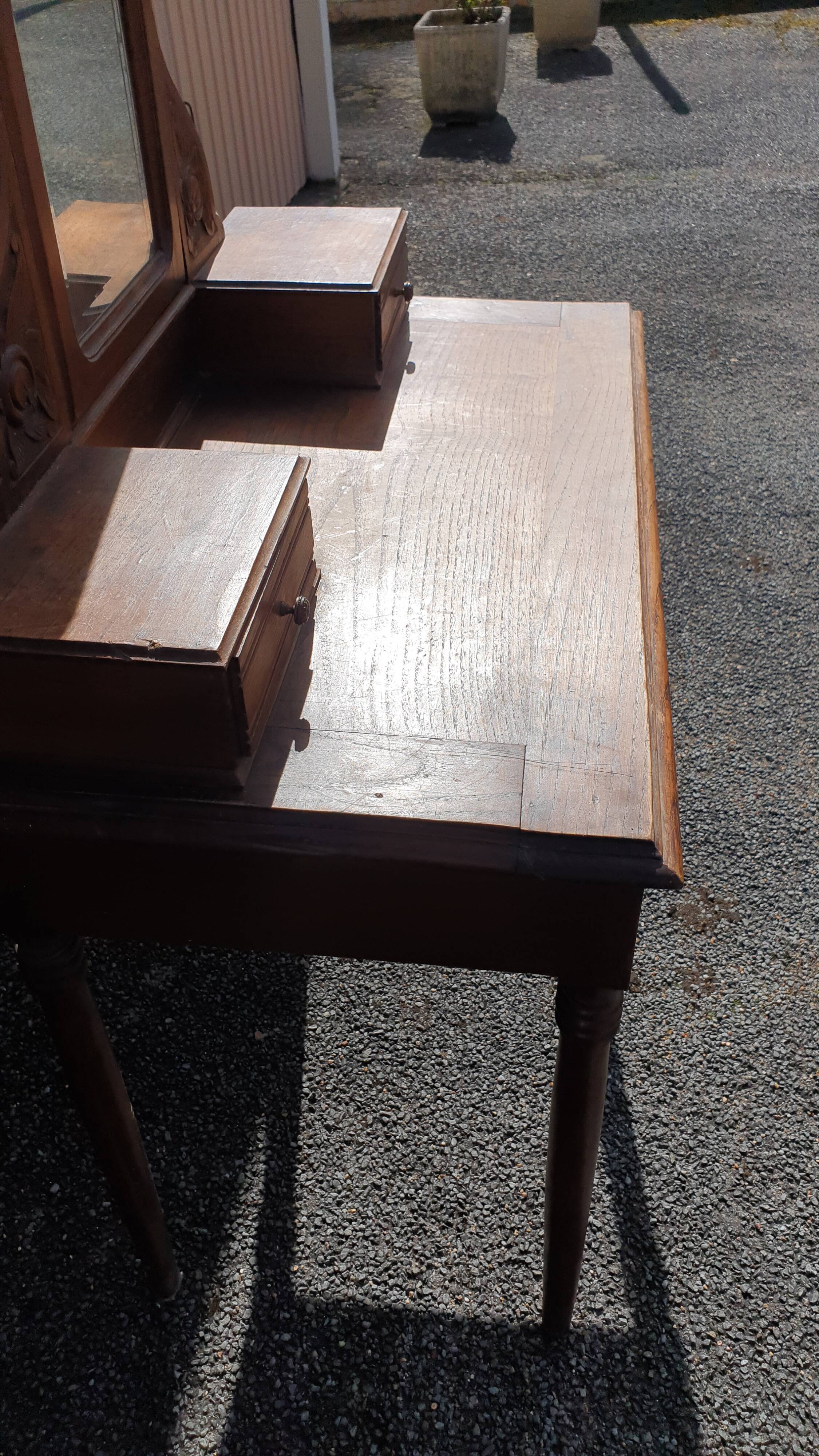 Art deco dressing table