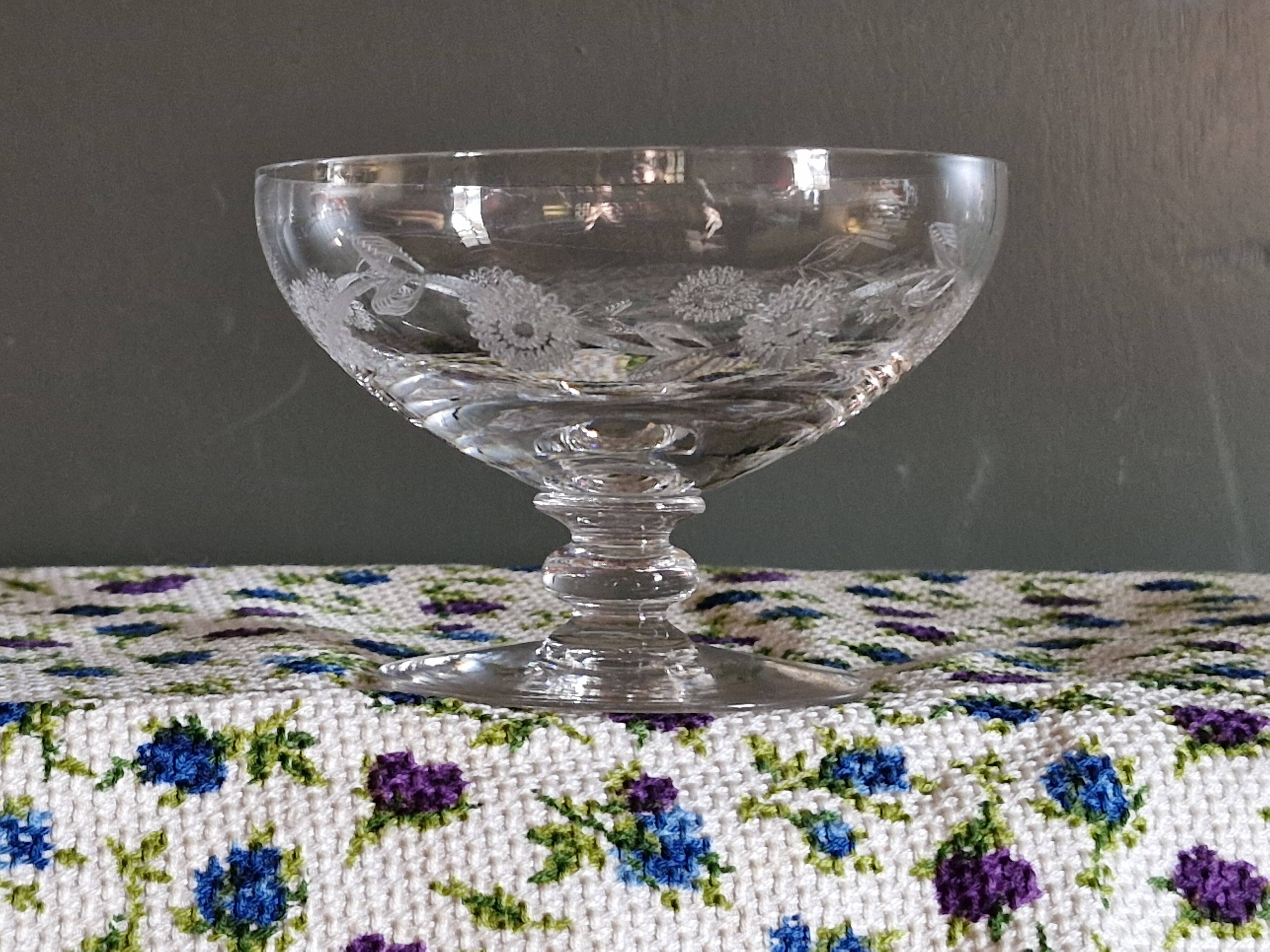 3 Art Deco Champagne Coupes in Engraved Crystal with Daisies
