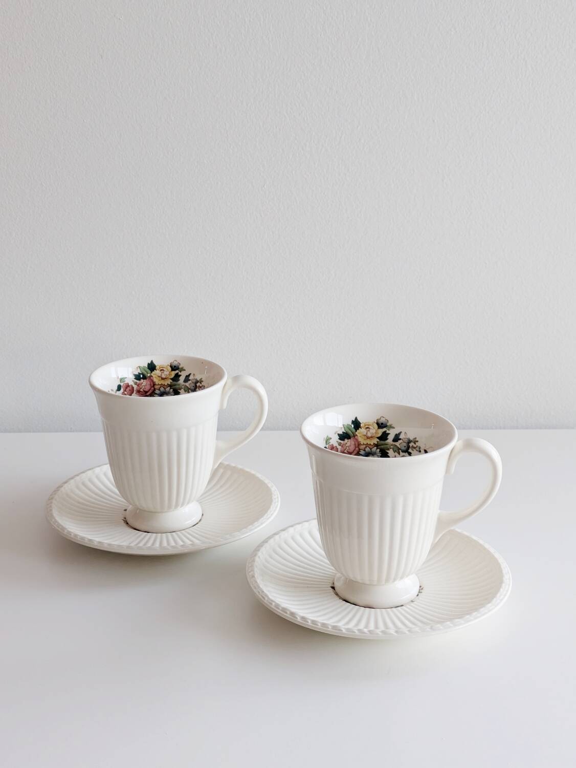 2 vintage '60 Wedgwood mugs. Conway model.