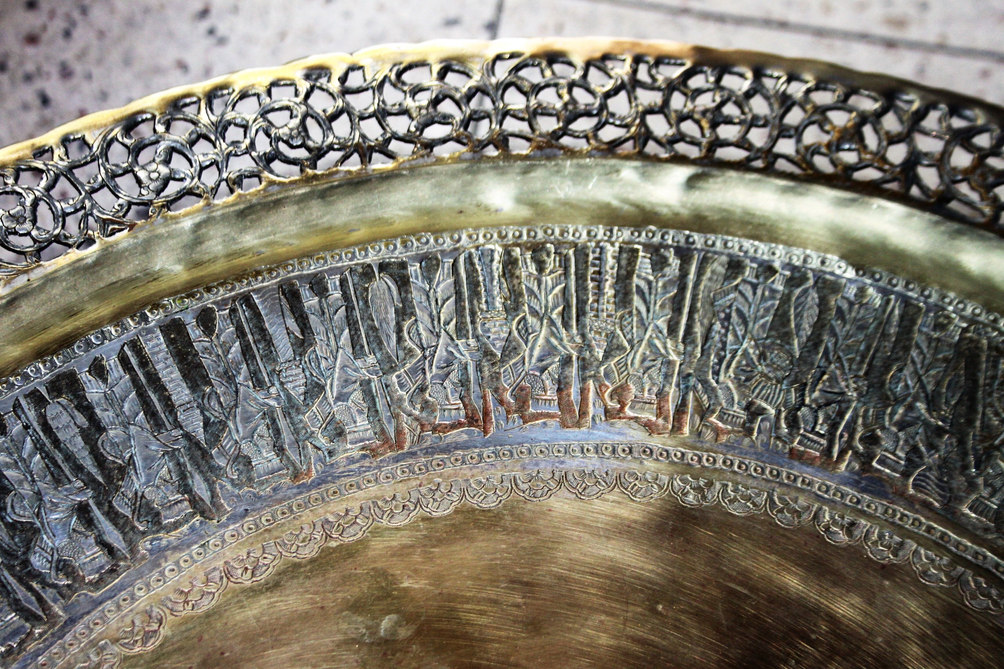 Former Eastern coffee table. Persia, plate XIX. Time Qajar