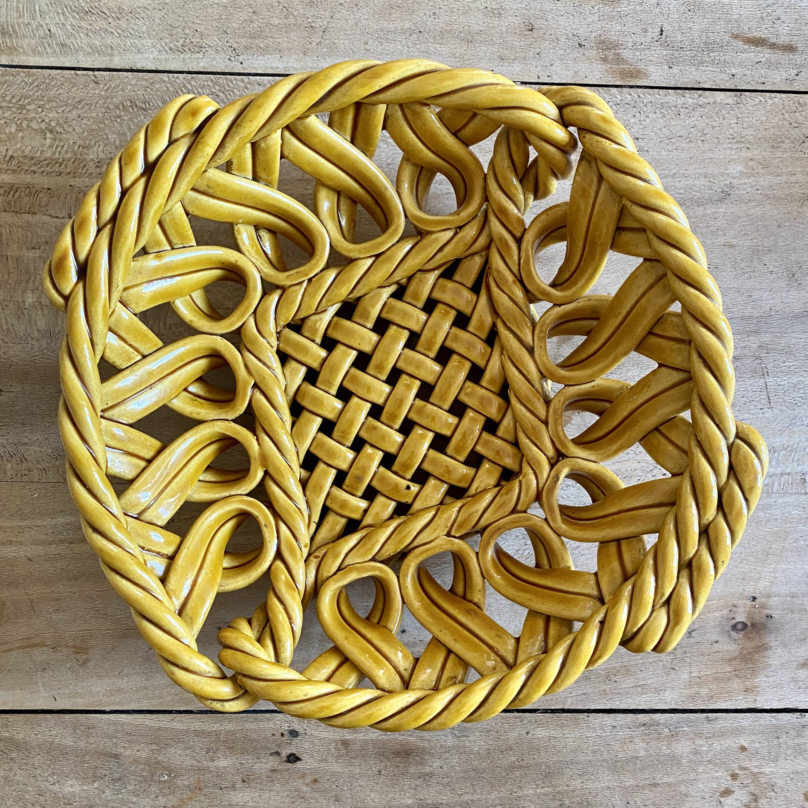 Corbeille vintage en céramique tréssée