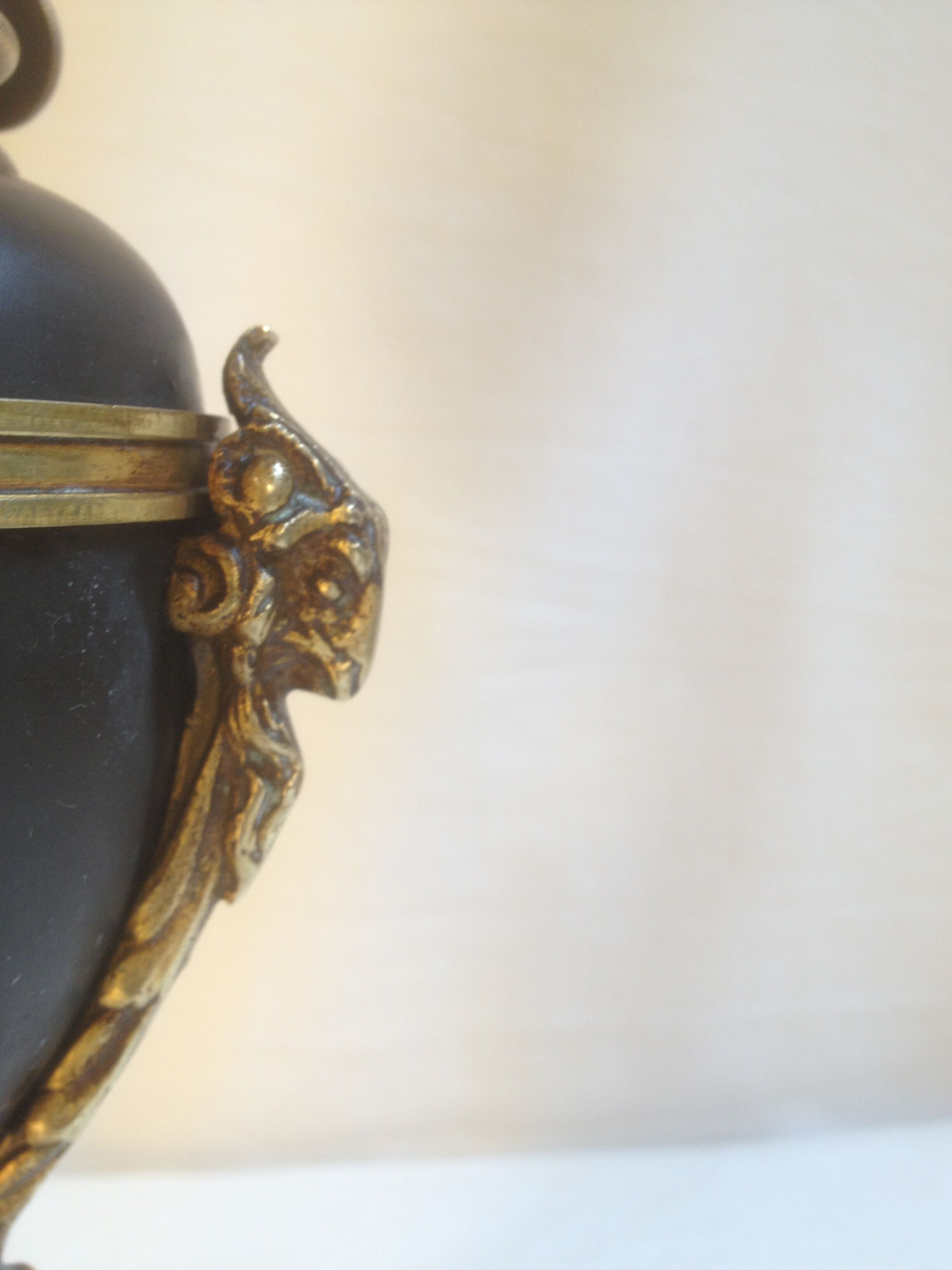 Oil lamp with engraved globe in Napoleon III style