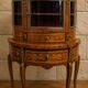 Desk - Display cabinet in the style of Louis XV with marquetry.