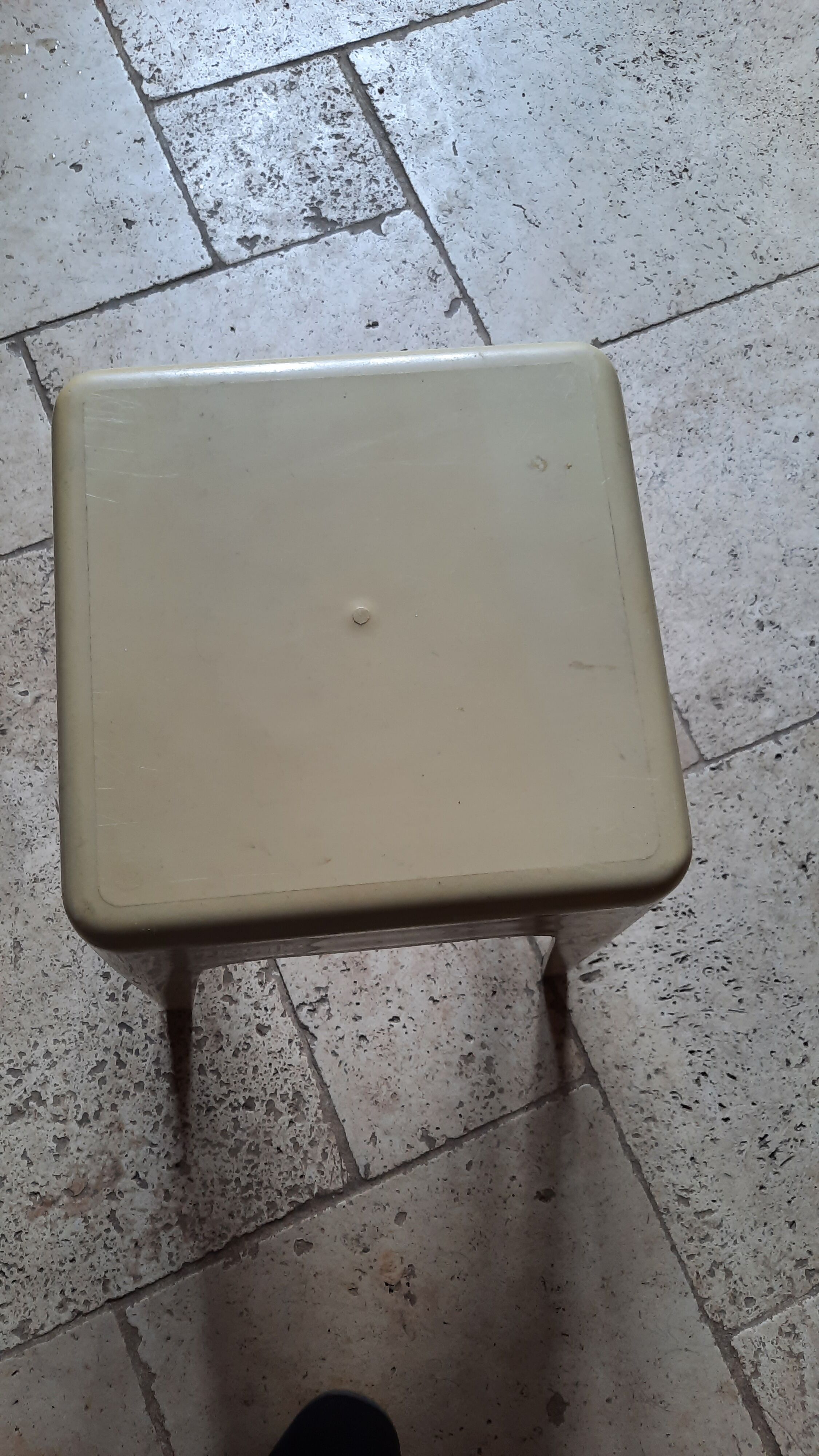 Tabouret plastique