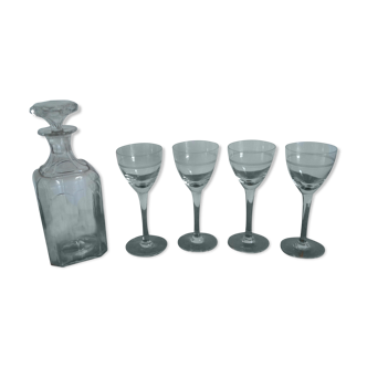 Carafe et ses 4 verres à pied apéritifs