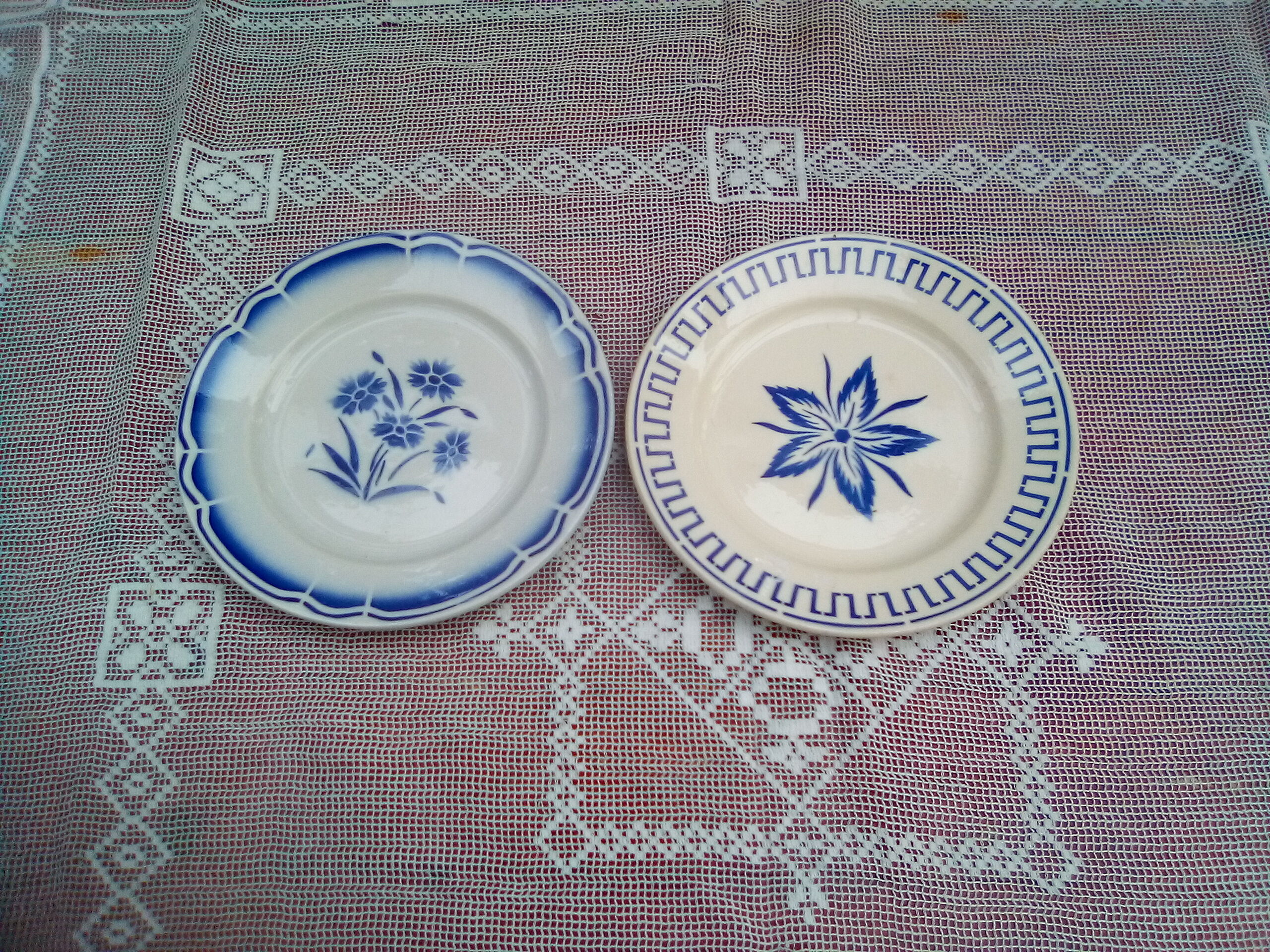 Assorted 8 old blue dessert plates