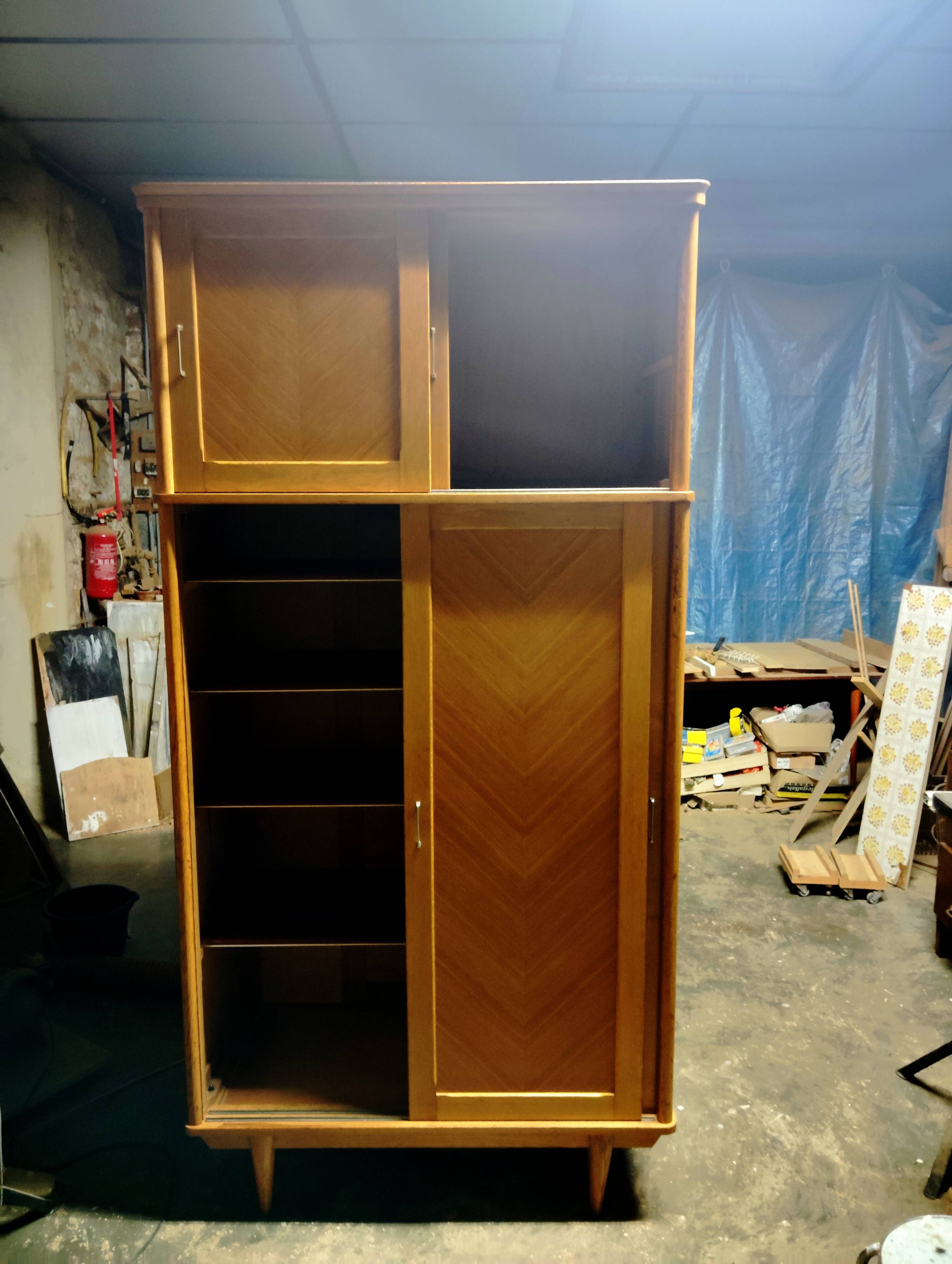 Vintage sliding wardrobe with 2 shelves, Scandinavian inspiration.