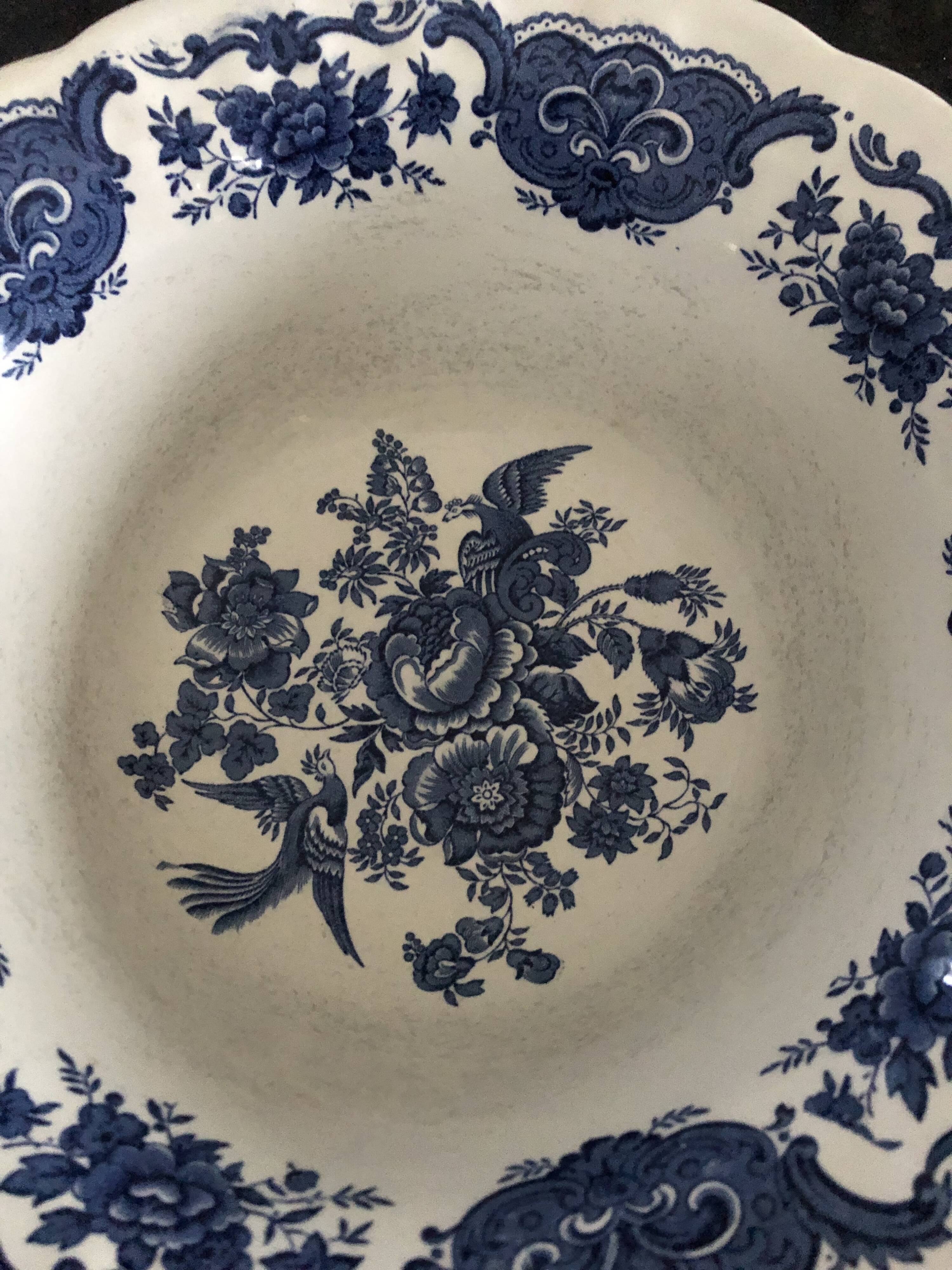 Staffordshire Ridgway porcelain salad bowl or dish model Windsor