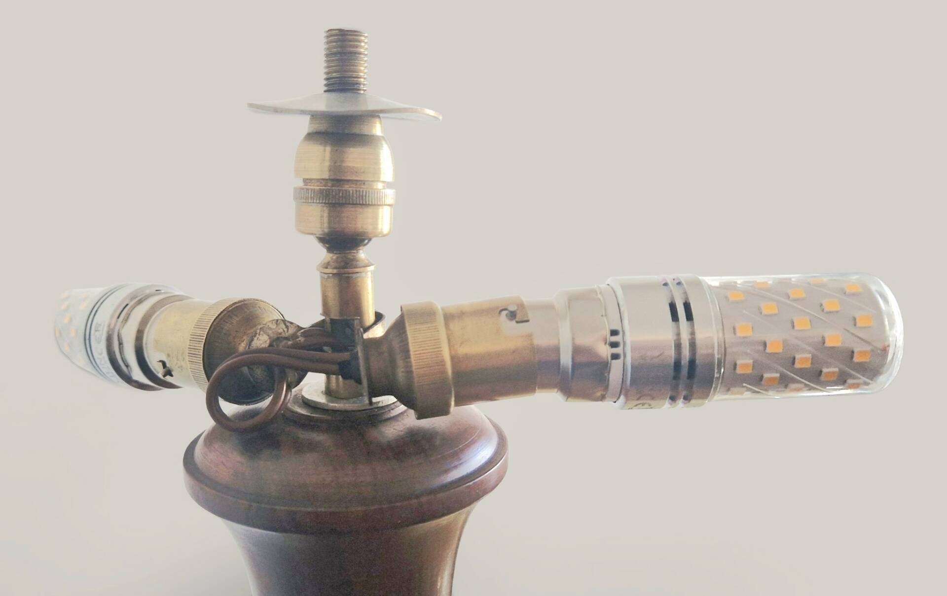 Lampe style Art Déco articulée - Bois et laiton - 1930