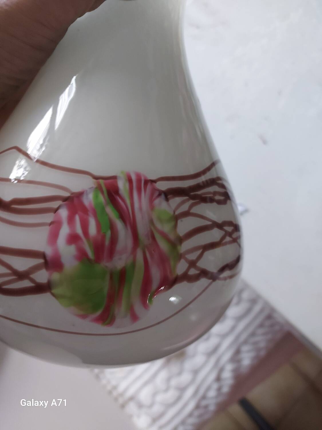 Vase boule en Opaline blanche pop art de Florence