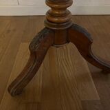 Oval pedestal table