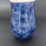 Vase or pot with utensils