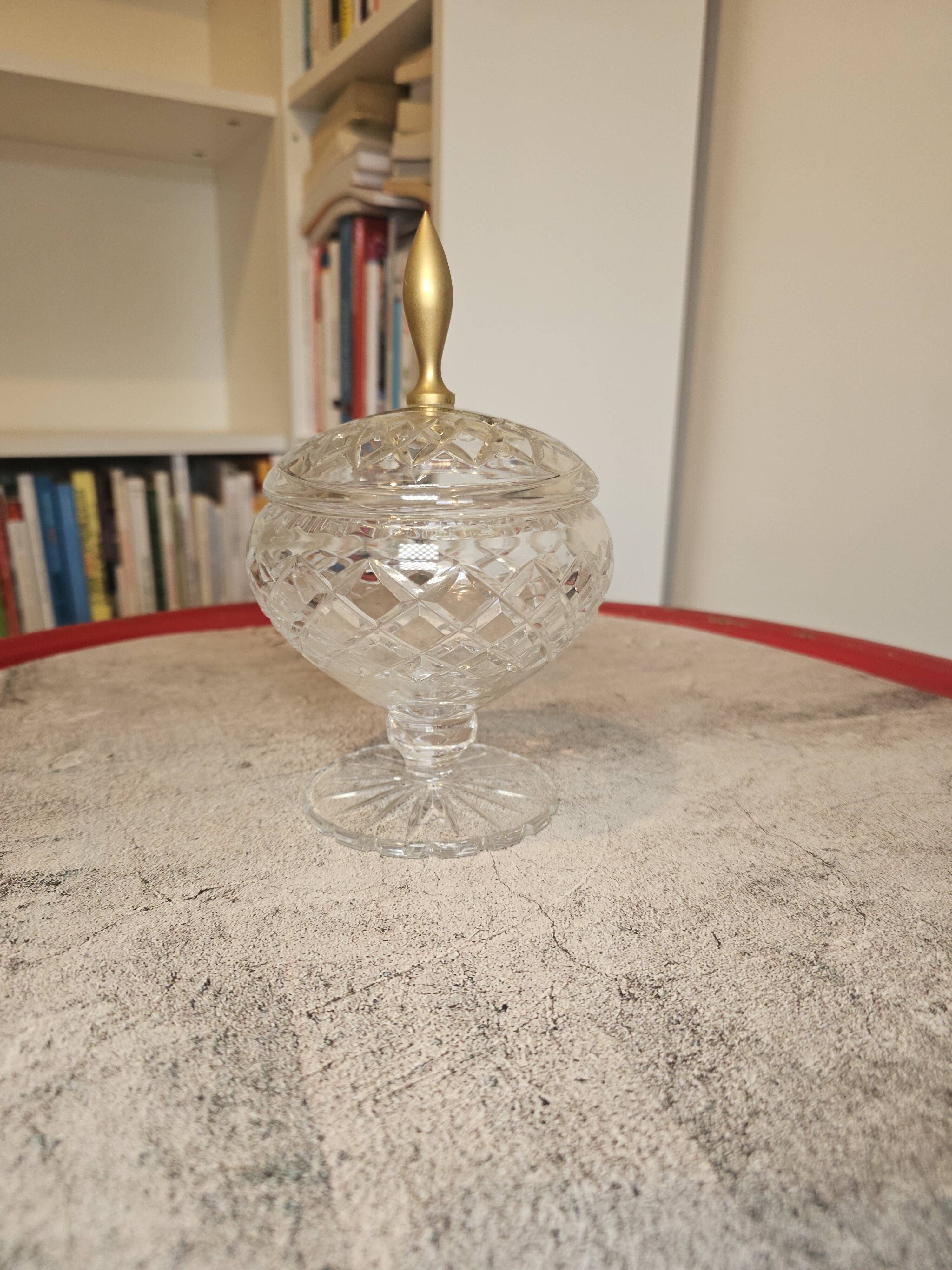 Bonbonnière en cristal taillé