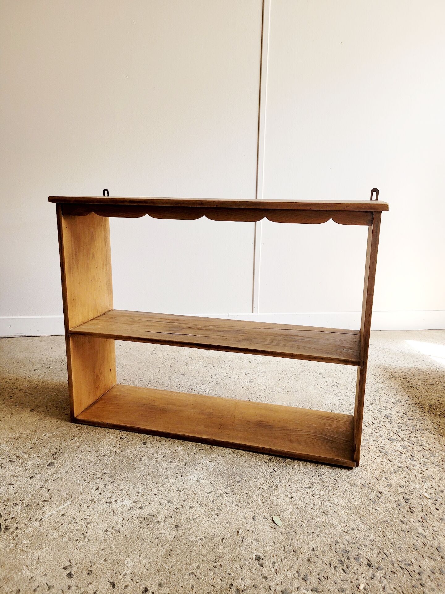 Étagère murale en bois